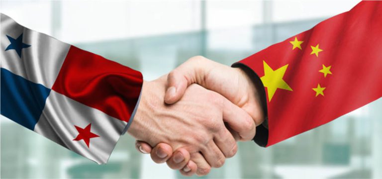China celebra en Panamá, los 77 años de la Constitución de la República Popular.
